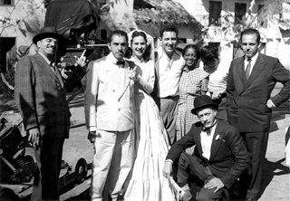 Candinho, 1954, (Da esq. p/ dir) Abílio Pereira-de Almeida, Mazzaropi Marisa Prado, Adolfo Celi, Ruth de Souza, Adoniram Barbosa - Foto: Divulgação