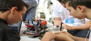USP em São Carlos sedia disputa de robôs em etapa da Olimpíada Brasileira