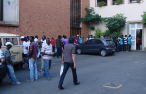 Haitianos aguardam atendimento da Cáritas em São Paulo - Foto: Paulo Hebmüller 