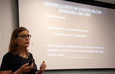O livro da professora Sandra Reimão, publicado pela Edusp