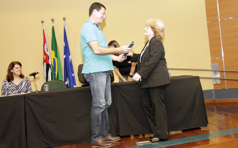 Augusta recebeu seu quarto diploma durante colação de grau na EACH - Foto: Gabriel Almeida/EACH