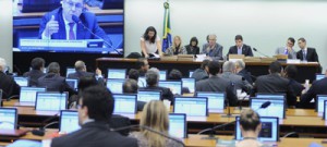 Professor da USP comenta pedido de cassação de Cunha