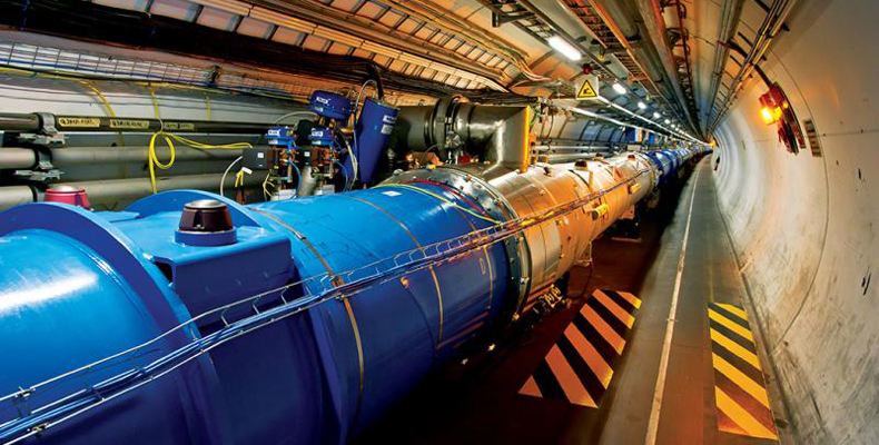 Um dos locais do experimento, o Large Hadron Collider (LHC), na Europa, o maior acelerador de partículas no mundo - Foto: Divulgação/CERN