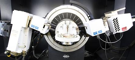 Detalhe de equipamento do Laboratório de Cristalografia do Instituto de Física | Foto: Marcos Santos