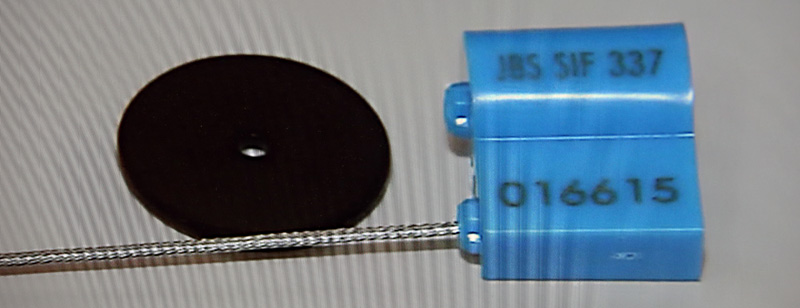 Lacre eletrônico com chip do sistema Canal Azul - Foto: Cecília Bastos/Usp Imagens