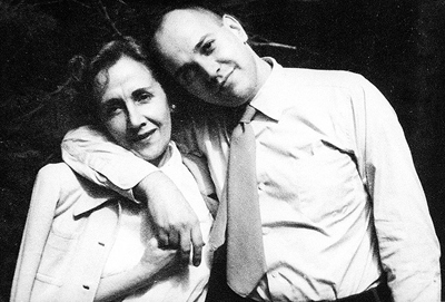 Paulo Emilio com sua mãe, Gilda, em 1960 - Foto: Reprodução/Acervo Lygia Fagundes Telles