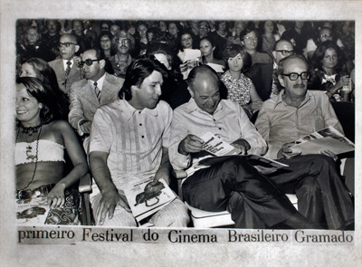 Paulo Emílio, ao centro, no I Festival de Cinema Brasileiro de Gramado, 1973 - Foto: Divulgação/Cinemateca
