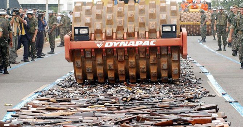 A entrega de armas faz parte da Campanha do Desarmamento, que já recolheu mais de 64 mil armas - Foto: Roosevelt Pinheiro/Agência Brasil
