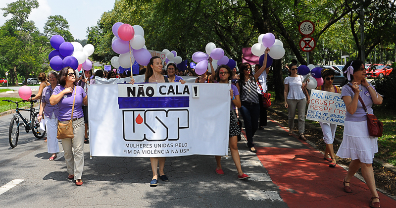Mulheres unidas pelo fim da violência na USP - Foto: Marcos Santos/USP Imagens