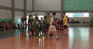 Crianças recebem iniciação esportiva na USP em Ribeirão Preto