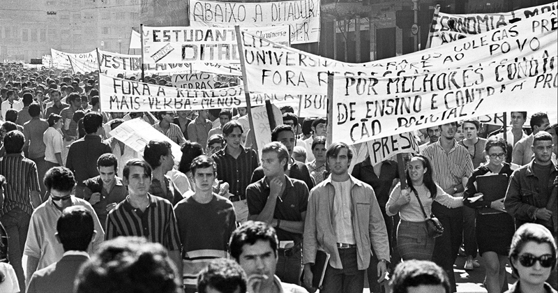 Movimento estudantil de 1968 - Foto: Evandro Teixeira/Museu Afro Brasil