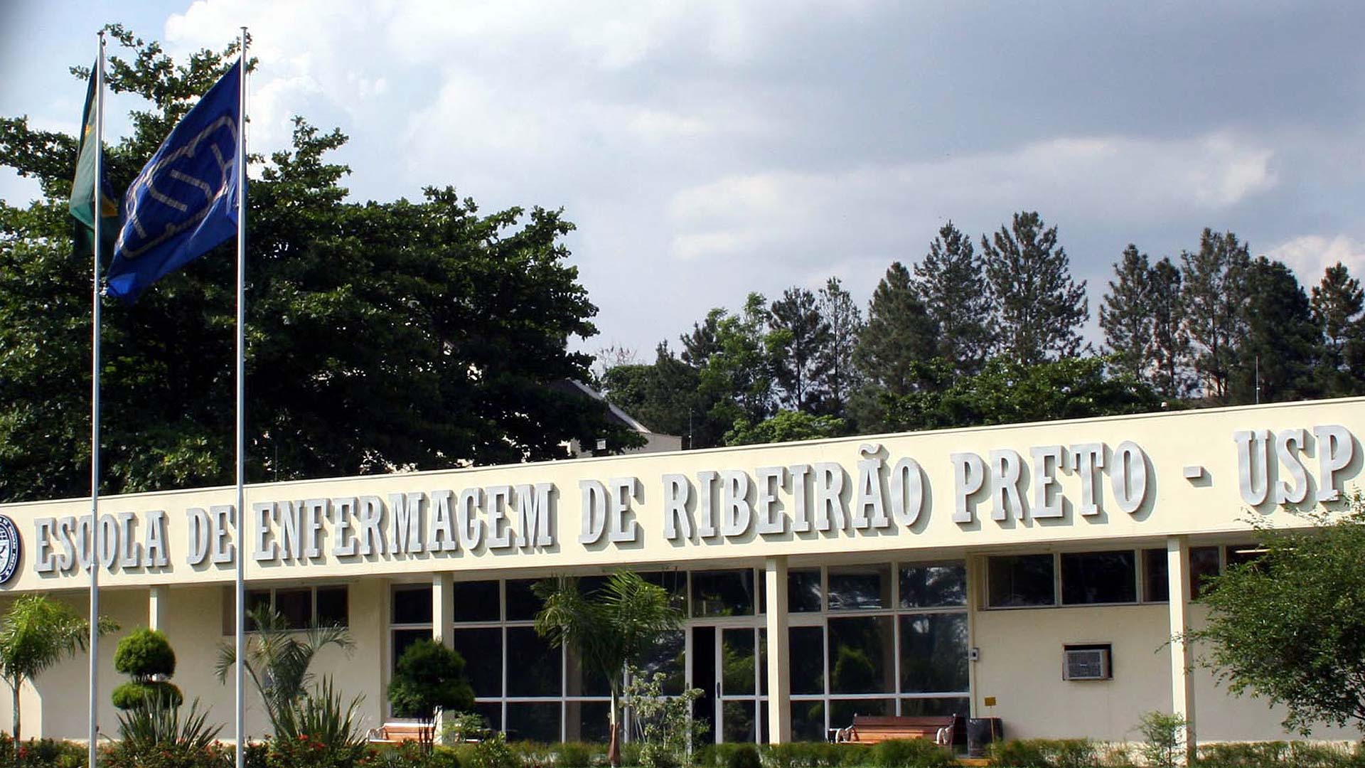 Fachada da Escola de Enfermagem de Ribeirão Preto (EERP – USP), no campus de Ribeirão Preto, interior de São Paulo. Foto: Marcos Santos