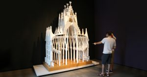 Exposição destaca a arte e a arquitetura de Gaudí