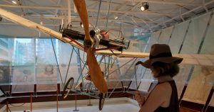 Exposição sobre Santos-Dumont sugere um voo por sua história