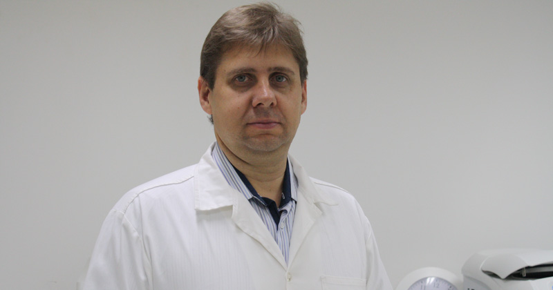  Professor Valtencir Zucolotto, coordenador do Laboratório de Nanomedicina e Nanotoxicologia do IFSC
