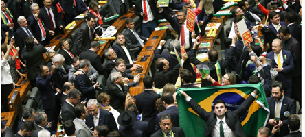 Brasília - Sessão para votação da autorização ou não da abertura do processo de impeachment da presidenta Dilma Rousseff, no plenário da Câmara dos Deputados. ( Marcelo Camargo/Agência Brasil)