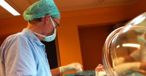 Técnica cirúrgica reconstrói danos de tumor na região perianal