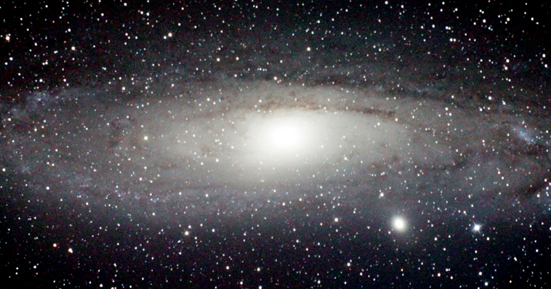 A hipótese era de que as galáxias de maior massa se formariam mais rapidamente do que as de menor massa. Imagem: Andrômeda/NASA