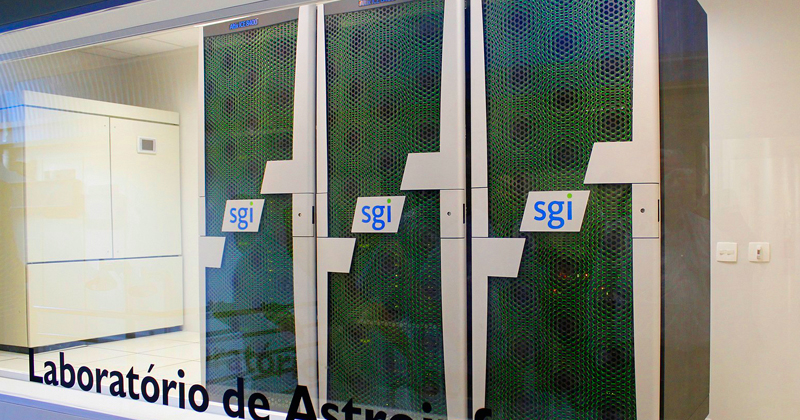 Alphacrucis, um dos maiores supercomputadores do Brasil, do Laboratório de Astroinformática do IAG-USP - Foto: Marcos Santos/USP Imagens