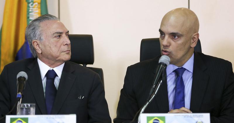Alexandre de Moraes, ministro da Justiça, à direita - Foto: Rovena Rosa/Agência Brasil