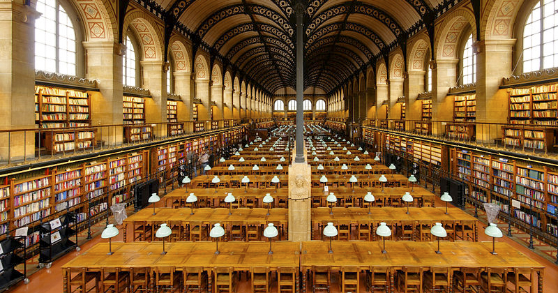 Sala de leitura da Biblioteca de Sainte-Geneviève, em Paris, projetada pelo arquiteto Henri Labrouste - Foto: Wikimedia Commons