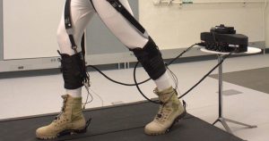 Exoesqueleto têxtil auxilia indivíduos a caminharem com mais eficiência
