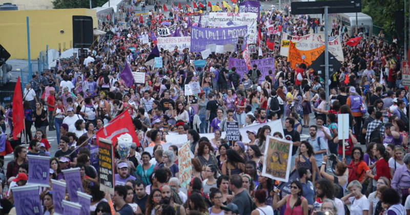 No Dia Internacional da Mulher, manifestação se posiciona contra as reformas da Previdência, trabalhista e violência contra a mulher, no centro de São Paulo - Foto: Paulo Pinto/AGPT via Fotos Públicas