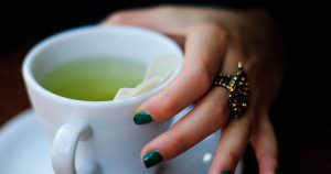 Estudo sobre efeito do chá verde busca voluntárias com obesidade