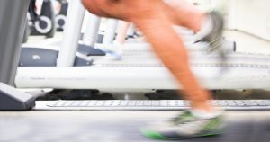 Exercício é mais efetivo que dieta contra osteoporose na menopausa
