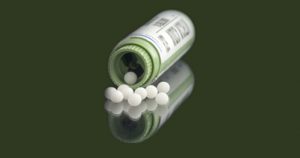 Dossiê sobre evidências científicas desmitifica a homeopatia