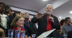 Condenação de Lula aprofunda crise do cenário político