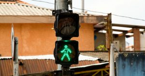 Semáforos melhoram convivência entre motoristas e pedestres