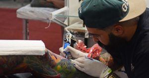 Tatuagens podem trazer complicações à pele