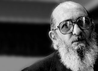 O educador Paulo Freire (1921-1997): a educação como diálogo, em que todos aprendem com todos Foto: Slobodan Dimitrov