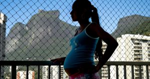 Bebês de mães viciadas podem apresentar graves problemas de saúde