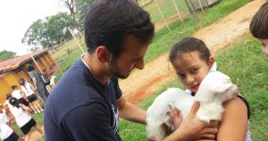 Na USP Pirassununga, animais aproximam crianças do mundo universitário