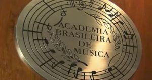 Professora da USP é eleita para a Academia Brasileira de Música