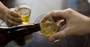 Estudo mostra que beber cerveja após atividade física não é prejudicial