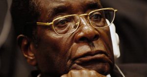 Após 37 anos no poder, Robert Mugabe deixa presidência do Zimbábue
