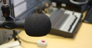 Projeto Dar Voz promove diversidade no rádio contra monopólios da mídia