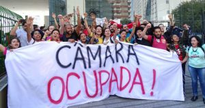 Escola Sem Partido pode até causar danos econômicos, diz colunista