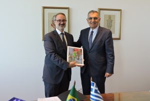 Cônsul-geral da Grécia em São Paulo visita a Universidade