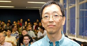 Professor da USP ganha prêmio mais importante de área da matemática