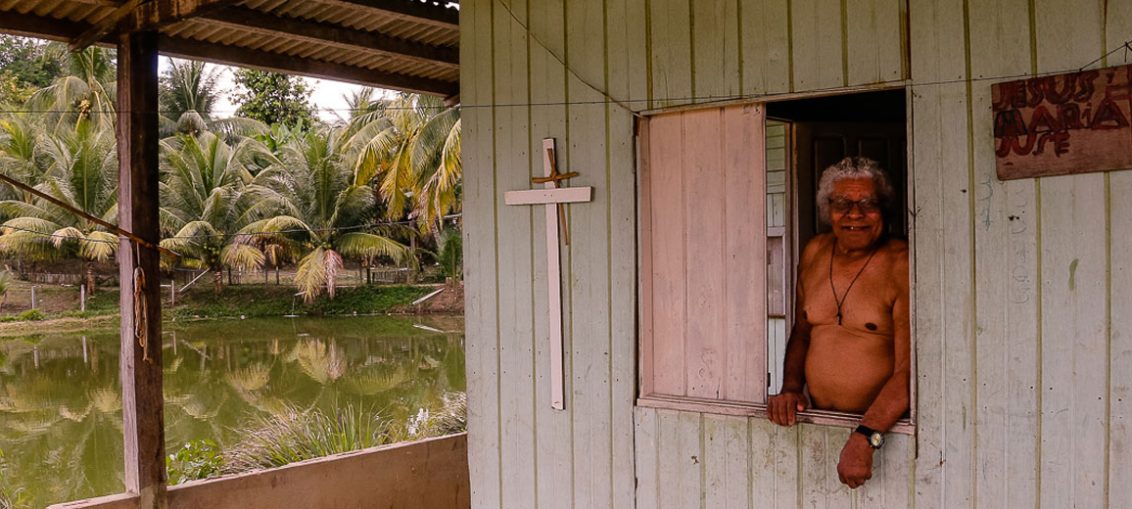 Morador de Mâncio Lima, no Acre. A cidade é atualmente uma das campeãs de casos de malária no Brasil - Foto: Cecília Bastos/USP Imagens