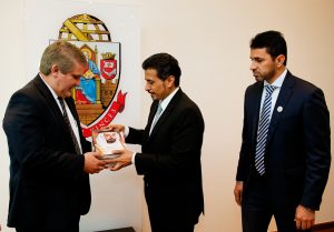 Vice-reitor da USP recebe presidente da Associação do Livro dos Emirados Árabes