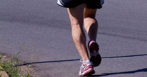 USP precisa de voluntários para pesquisa sobre causa de dor no joelho que acomete 22% dos corredores
