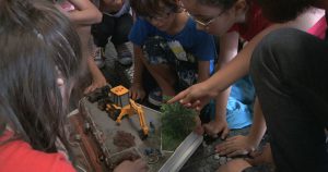 Crianças e adolescentes têm dia de arqueólogo na USP