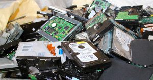 Como fazer o descarte correto do seu lixo eletrônico na USP