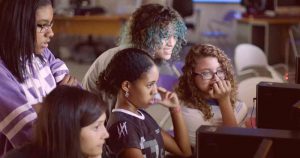 Evento em São Carlos vai ensinar garotas a construir aplicativos