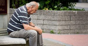 Lítio possui efeito benéfico em idosos com Alzheimer